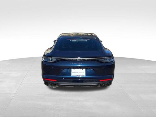 2022 Porsche Panamera GTS