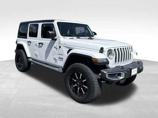 Bright White Clearcoat 2018 Jeep Wrangler Unlimited Sahara