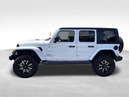 Bright White Clearcoat 2018 Jeep Wrangler Unlimited Sahara