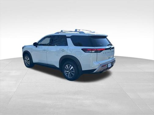 2024 Nissan Pathfinder SL FWD