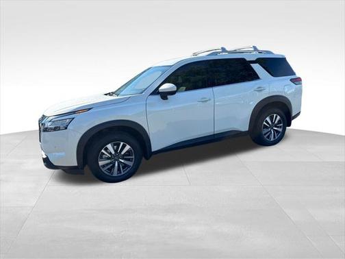 2024 Nissan Pathfinder SL FWD