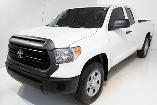 Photo 5 of 40 of 2017 Toyota Tundra SR