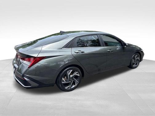 Amazon Gray 2024 Hyundai ELANTRA SEL