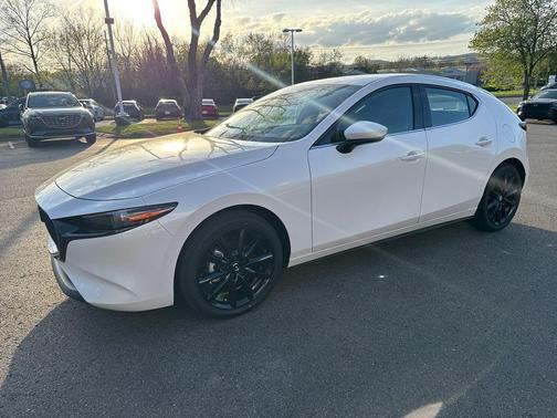 Snowflake White Pearl Mica 2026 Mazda Mazda3 FWD w/Premium Package