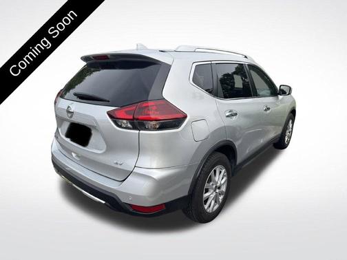Brilliant Silver Metallic 2019 Nissan Rogue SV