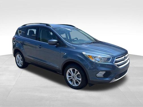 Blue Metallic 2018 Ford Escape SE