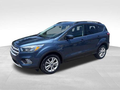 Blue Metallic 2018 Ford Escape SE