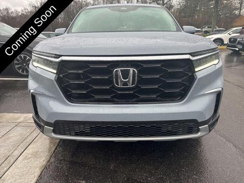 2025 Honda Pilot Touring 8-Passenger