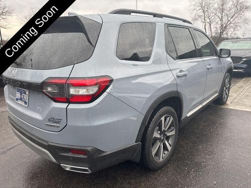 2025 Honda Pilot Touring 8-Passenger