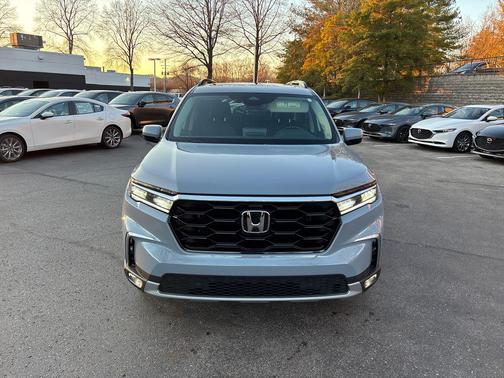 2025 Honda Pilot Touring 8-Passenger