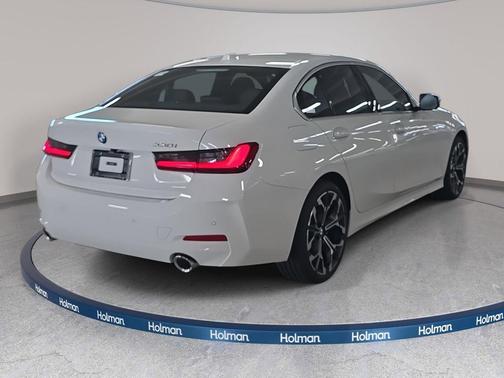 Alpine White 2026 BMW 330 330i