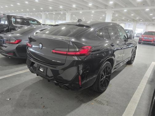 2023 BMW X4 xDrive30i