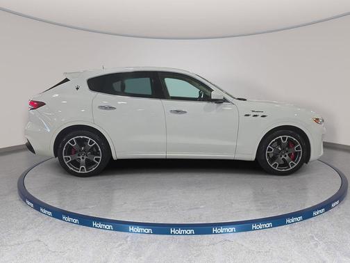 2022 Maserati Levante Modena