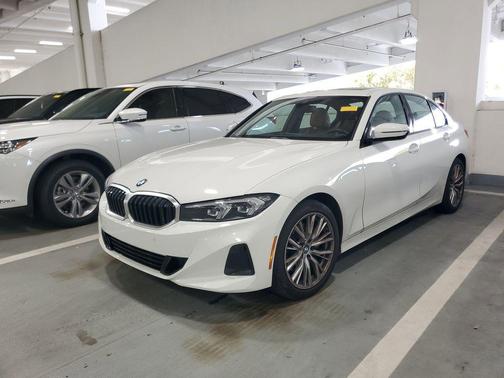Alpine White 2023 BMW 330 330i