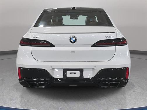 2023 BMW 760 i xDrive