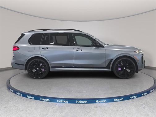 2023 BMW X7 M60i