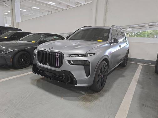 2023 BMW X7 M60i