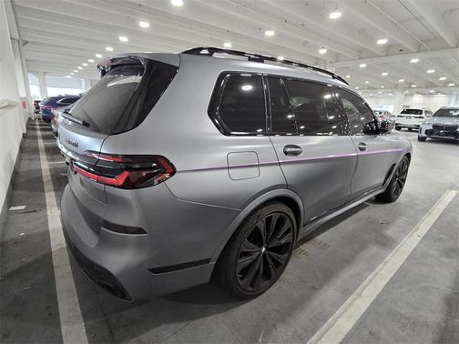2023 BMW X7 M60i