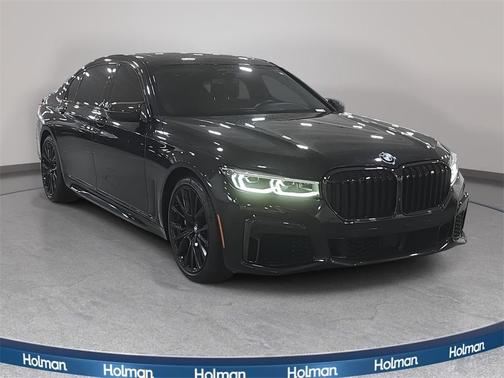 2022 BMW 740 i