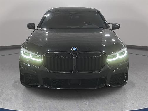 2022 BMW 740 i