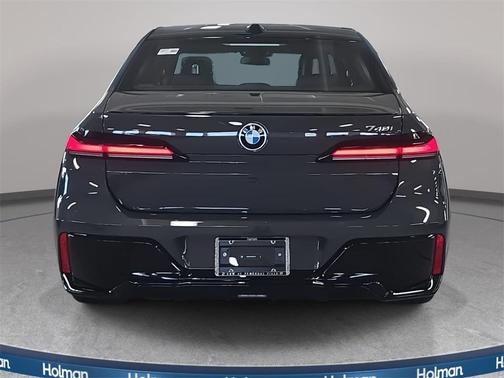 2026 BMW 740 740i