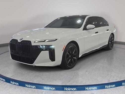 Alpine White 2024 BMW 740