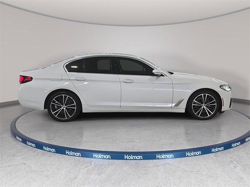2022 BMW 530 i