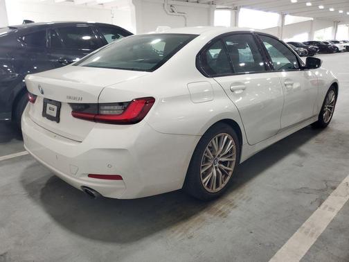 Alpine White 2023 BMW 330 330i