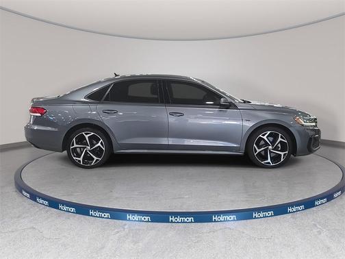 2022 Volkswagen Passat 2.0T R-Line