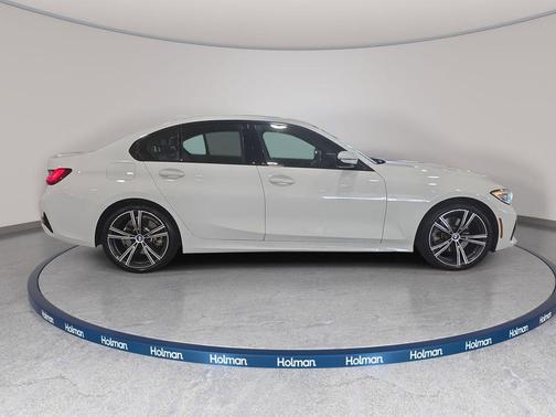 Alpine White 2022 BMW 330 330i