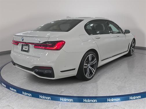 2021 BMW 740 740i