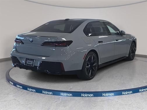 2026 BMW 750e i xDrive