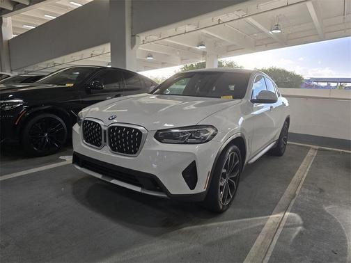 2023 BMW X4 xDrive30i