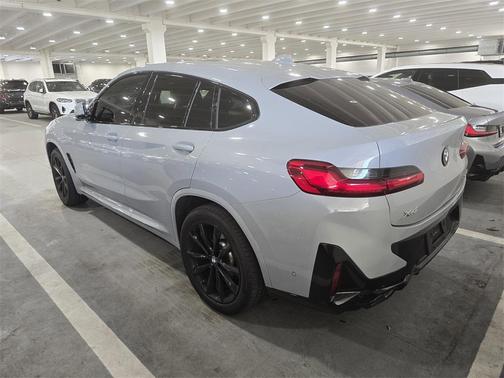 2024 BMW X4 xDrive30i