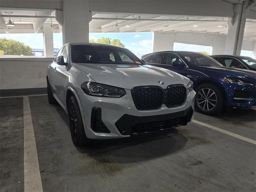 2024 BMW X4 xDrive30i
