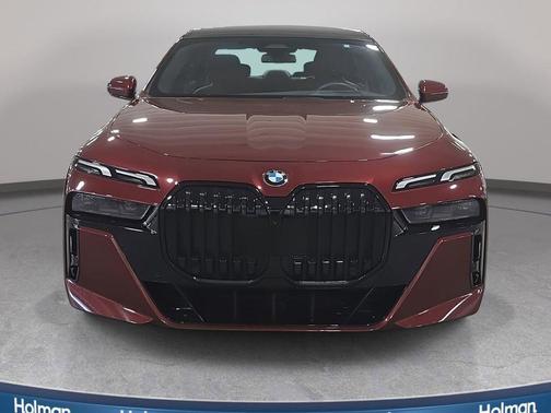Aventurin Red Metallic 2023 BMW 760