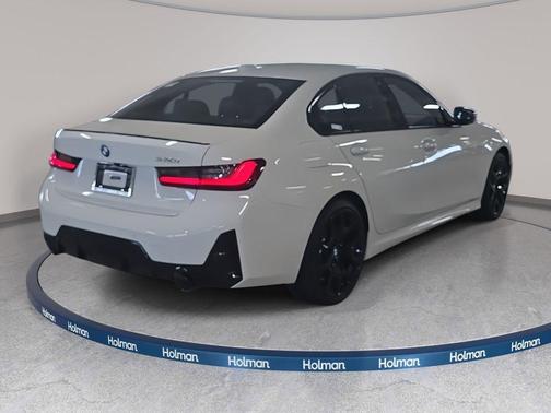 Alpine White 2026 BMW 330 330i