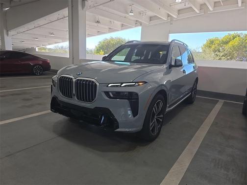 2025 BMW X7 xDrive40i