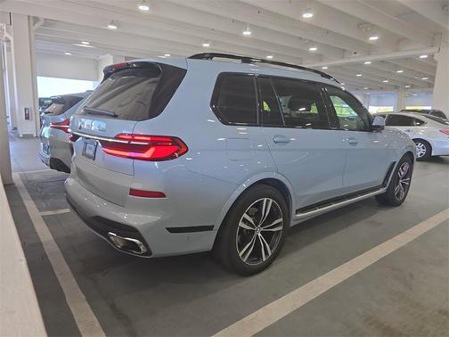 2025 BMW X7 xDrive40i