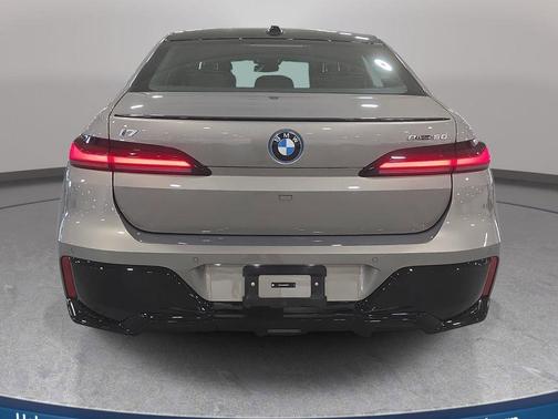 Oxide Grey Metallic 2025 BMW i7 eDrive50