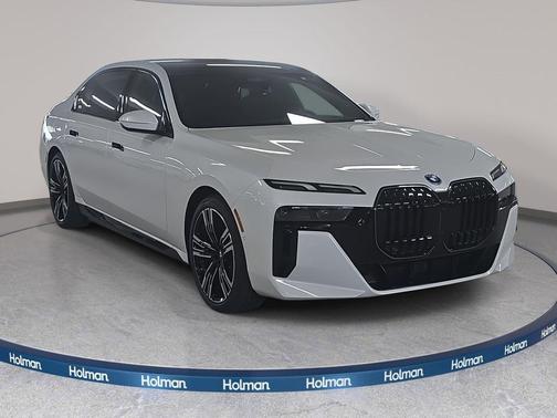 Mineral White Metallic 2026 BMW 750e i xDrive