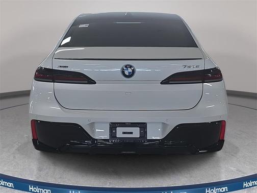 2026 BMW 750e i xDrive