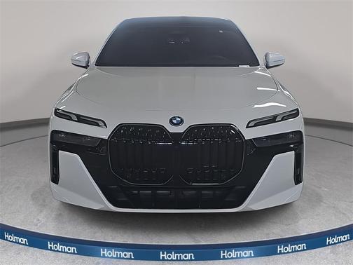 2026 BMW 750e i xDrive