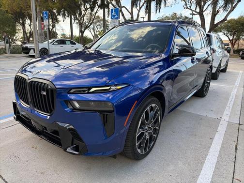 2024 BMW X7 M60i
