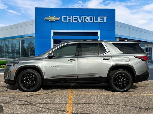 2023 Chevrolet Traverse LS