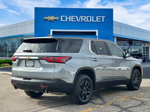 2023 Chevrolet Traverse LS