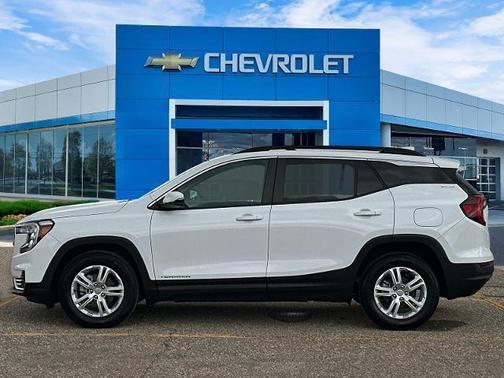 Summit White 2024 GMC Terrain SLE