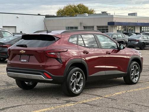 2025 Chevrolet Trax LT