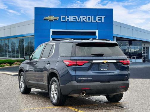 Northsky Blue Metallic 2023 Chevrolet Traverse LT Leather