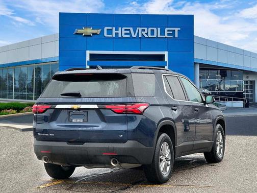 Northsky Blue Metallic 2023 Chevrolet Traverse LT Leather